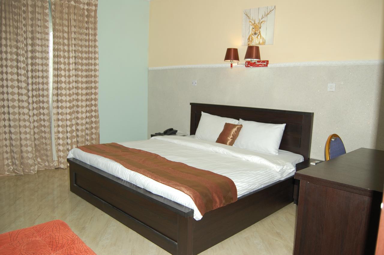 Grand Capital Hotel Akure Extérieur photo