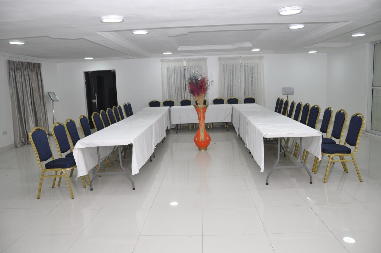 Grand Capital Hotel Akure Extérieur photo