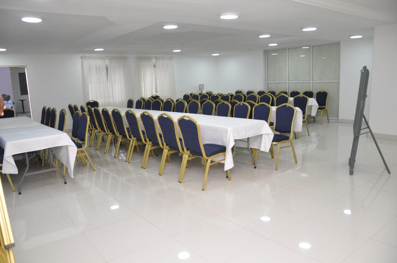 Grand Capital Hotel Akure Extérieur photo